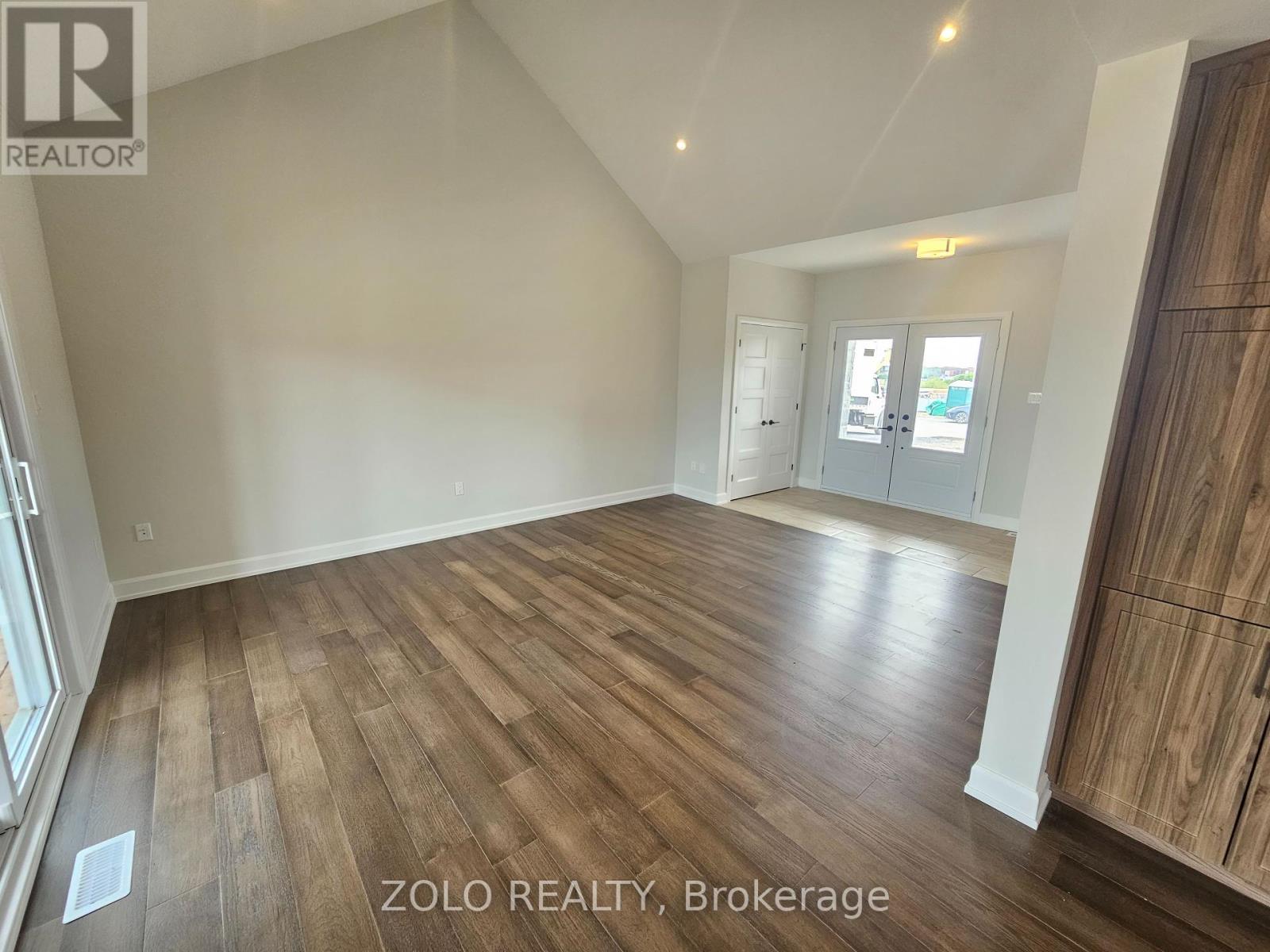 Property at 752 WALTON STREET image 3