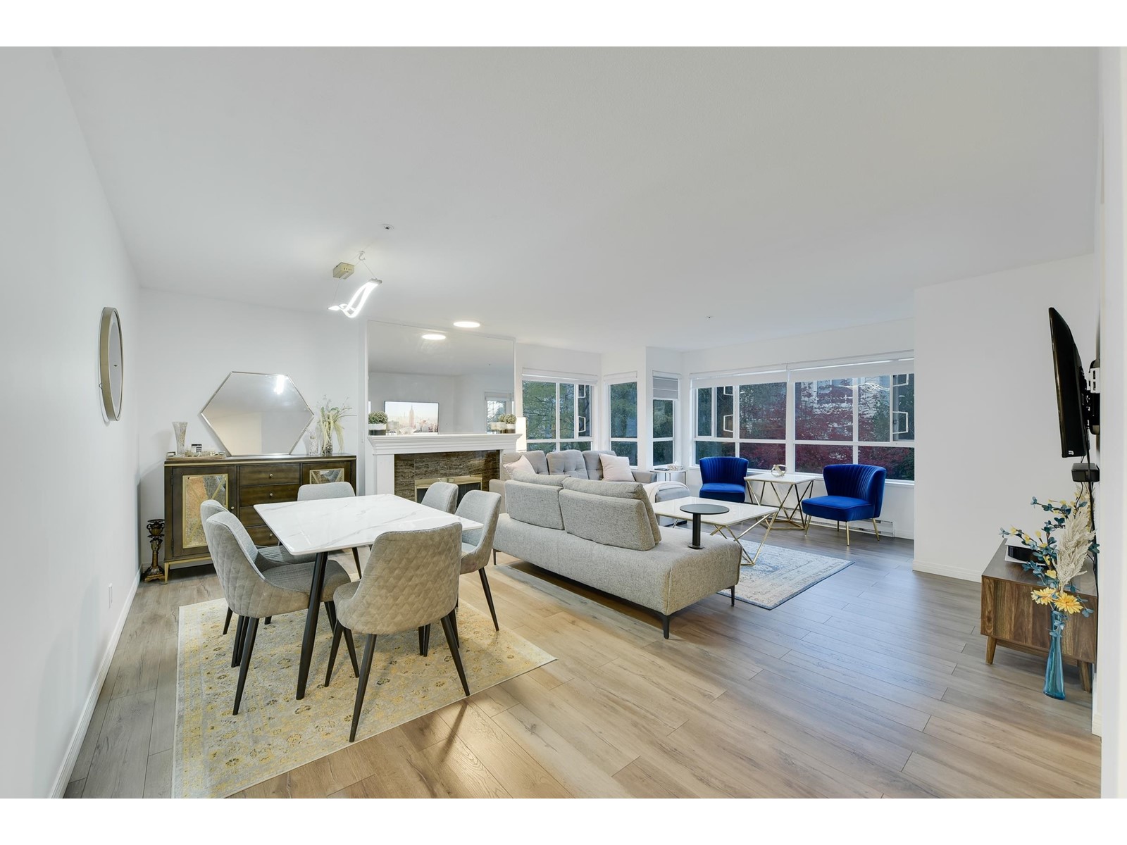 205 15375 17 Avenue, Surrey, British Columbia  V4A 1T8 - Photo 1 - R2990135