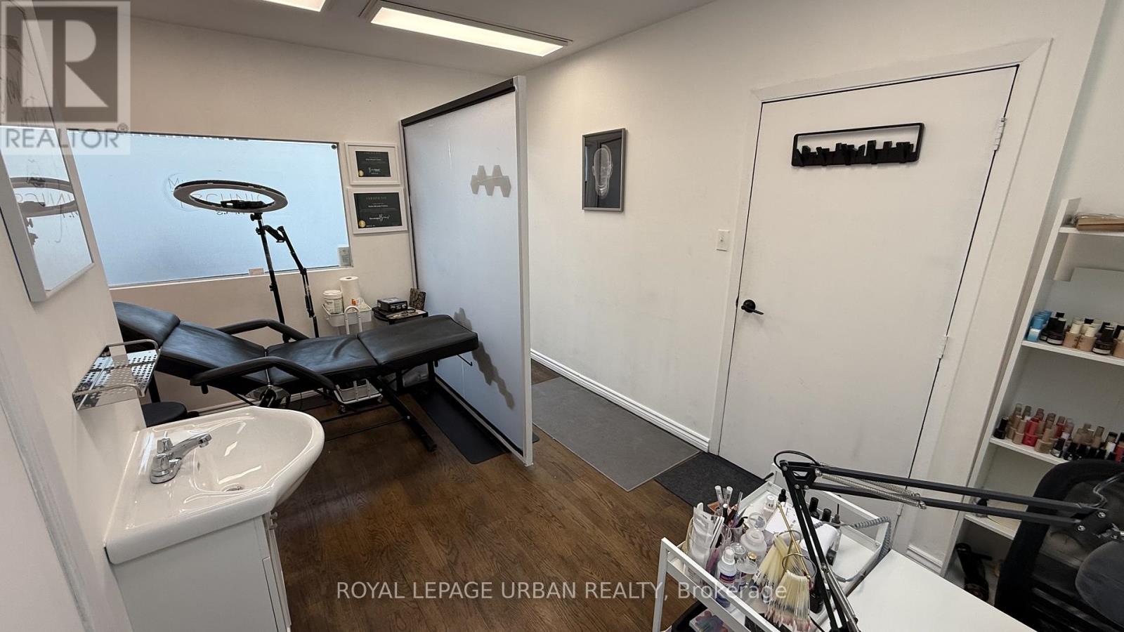 Office - 429 Danforth Avenue, Toronto, Ontario  M4K 1P1 - Photo 8 - E12082201