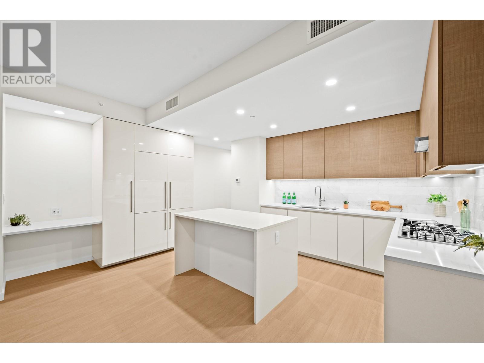 Listing Picture 8 of 40 : 2602 2186 GILMORE AVENUE, Burnaby / 本拿比 - 魯藝地產 Yvonne Lu Group - MLS Medallion Club Member