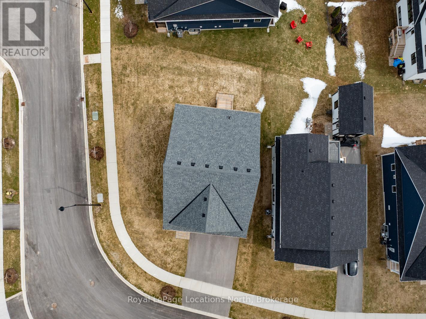 163 Courtland Street, Blue Mountains, Ontario L9Y 5L7 - Photo 10 - X12079264