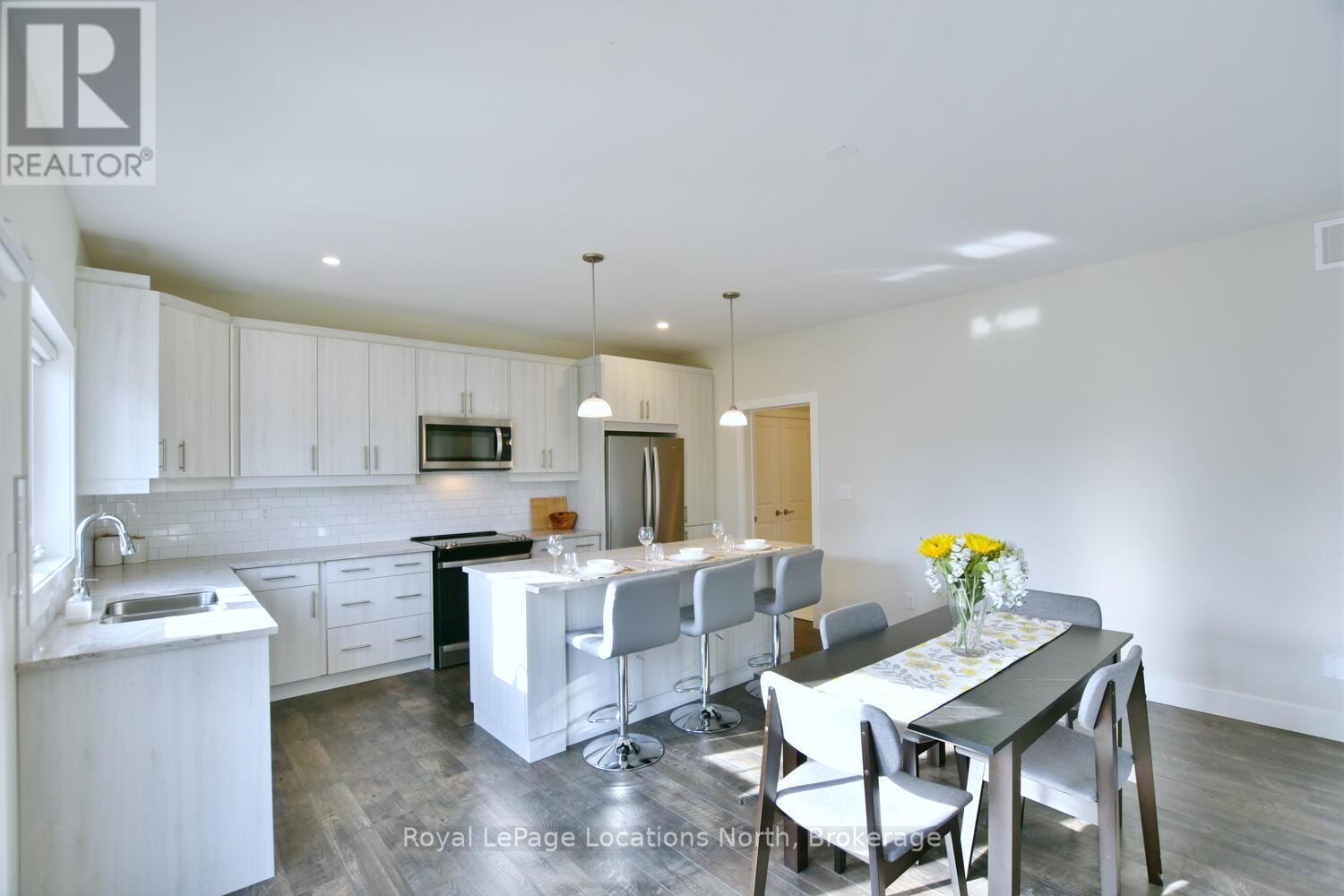 163 Courtland Street, Blue Mountains, Ontario L9Y 5L7 - Photo 14 - X12079264
