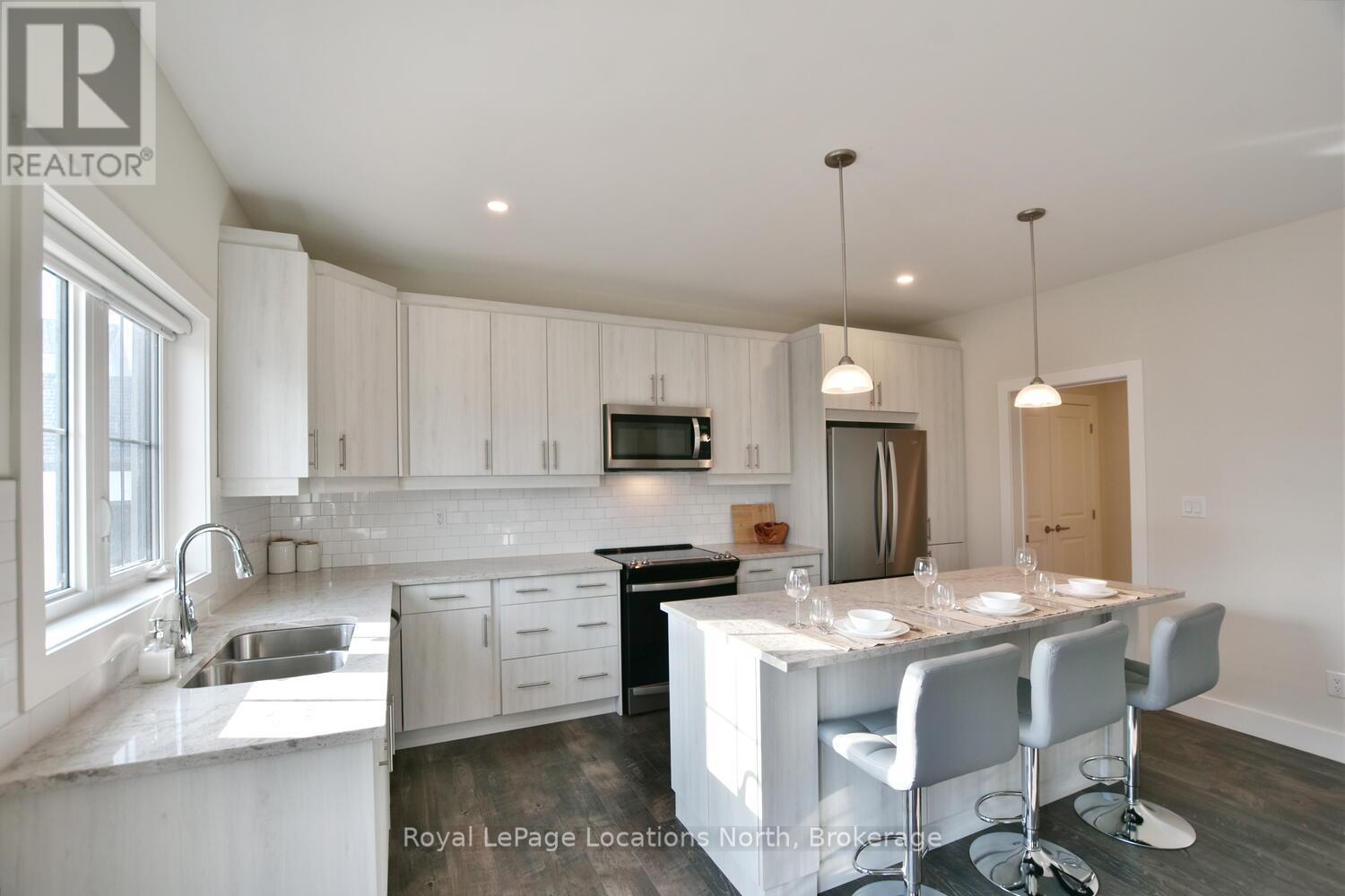 163 Courtland Street, Blue Mountains, Ontario L9Y 5L7 - Photo 16 - X12079264