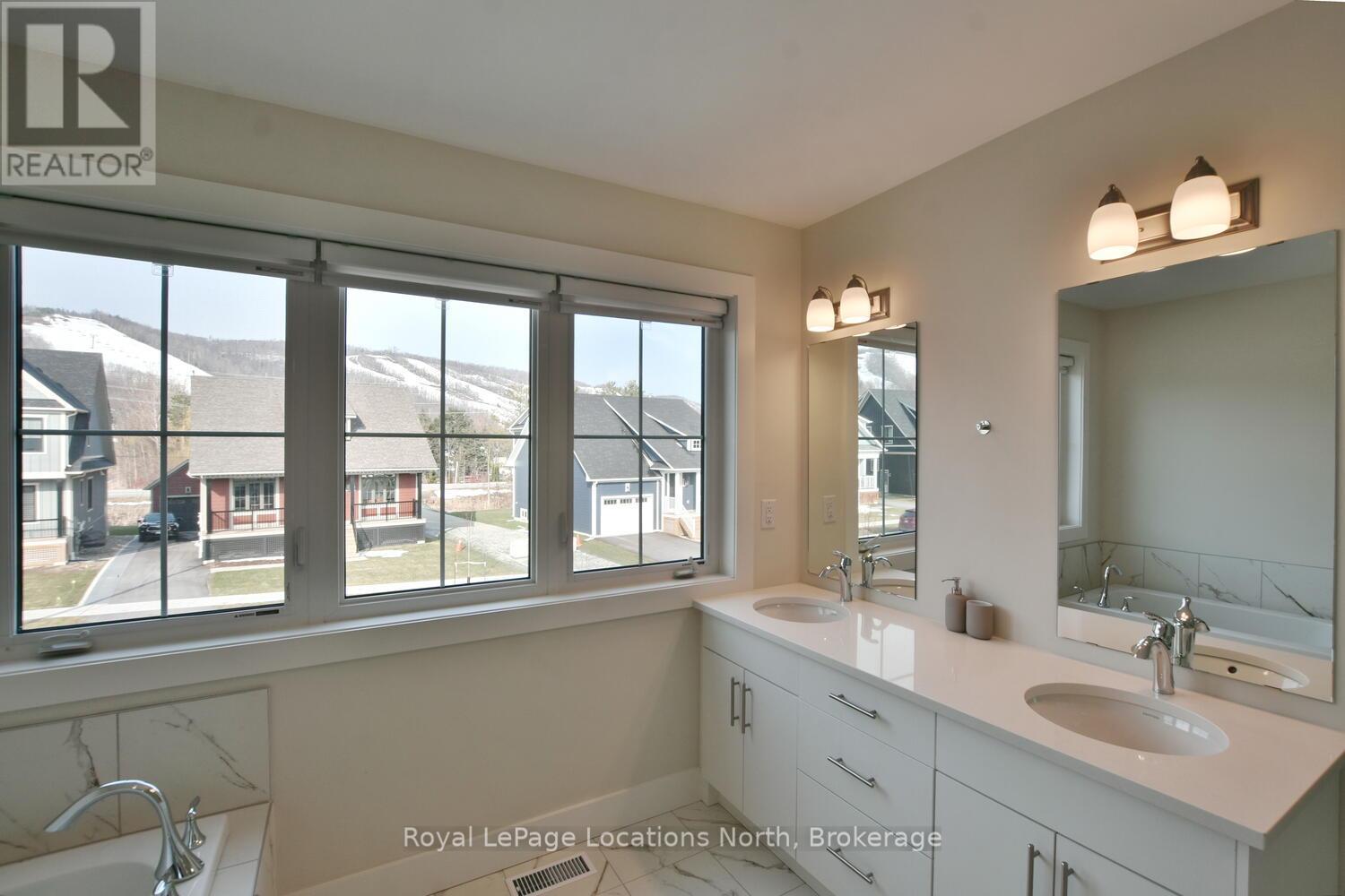 163 Courtland Street, Blue Mountains, Ontario L9Y 5L7 - Photo 27 - X12079264