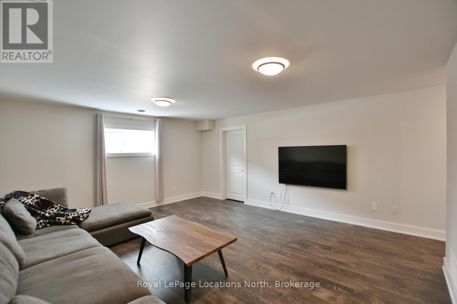 163 Courtland Street, Blue Mountains, Ontario L9Y 5L7 - Photo 37 - X12079264