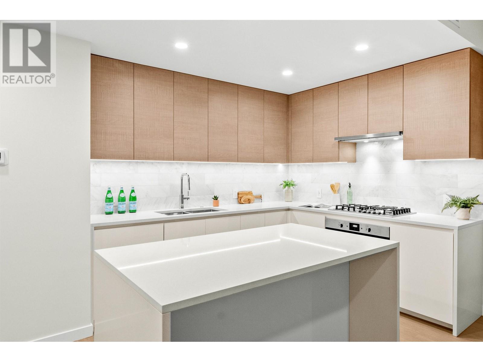Listing Picture 10 of 40 : 2602 2186 GILMORE AVENUE, Burnaby / 本拿比 - 魯藝地產 Yvonne Lu Group - MLS Medallion Club Member