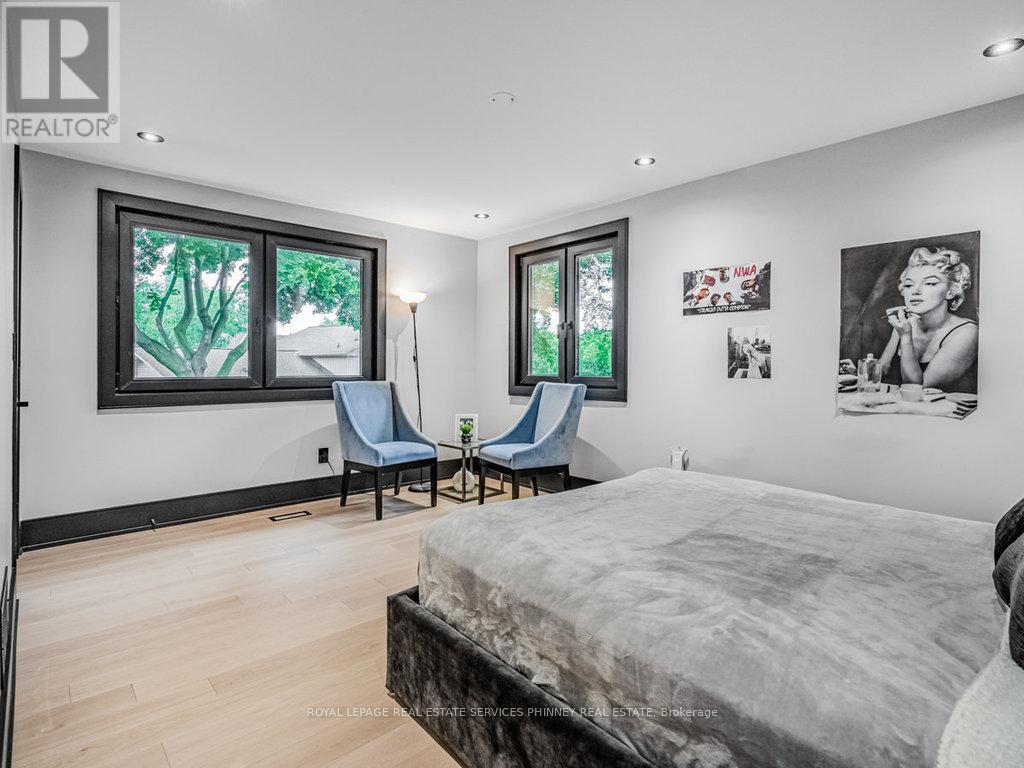 621 Sir Richard's Road, Mississauga, Ontario  L5C 1A3 - Photo 26 - W12082183