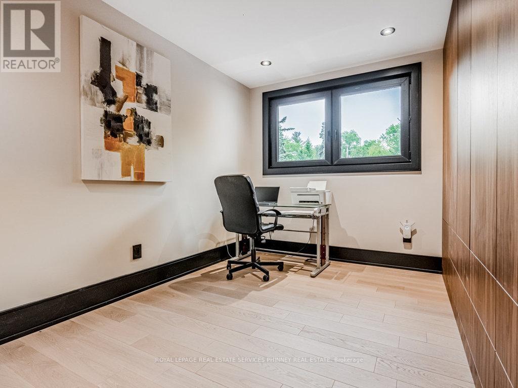 621 Sir Richard's Road, Mississauga, Ontario  L5C 1A3 - Photo 33 - W12082183