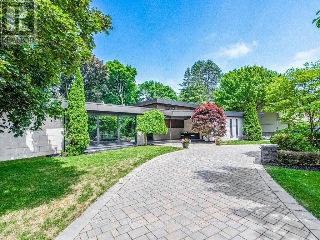 621 Sir Richard's Road, Mississauga, Ontario  L5C 1A3 - Photo 40 - W12082183