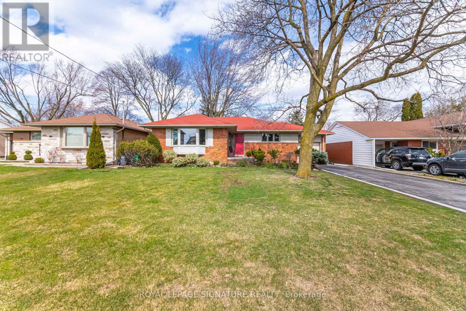 Property at 12 SWANHURST BOULEVARD image 3