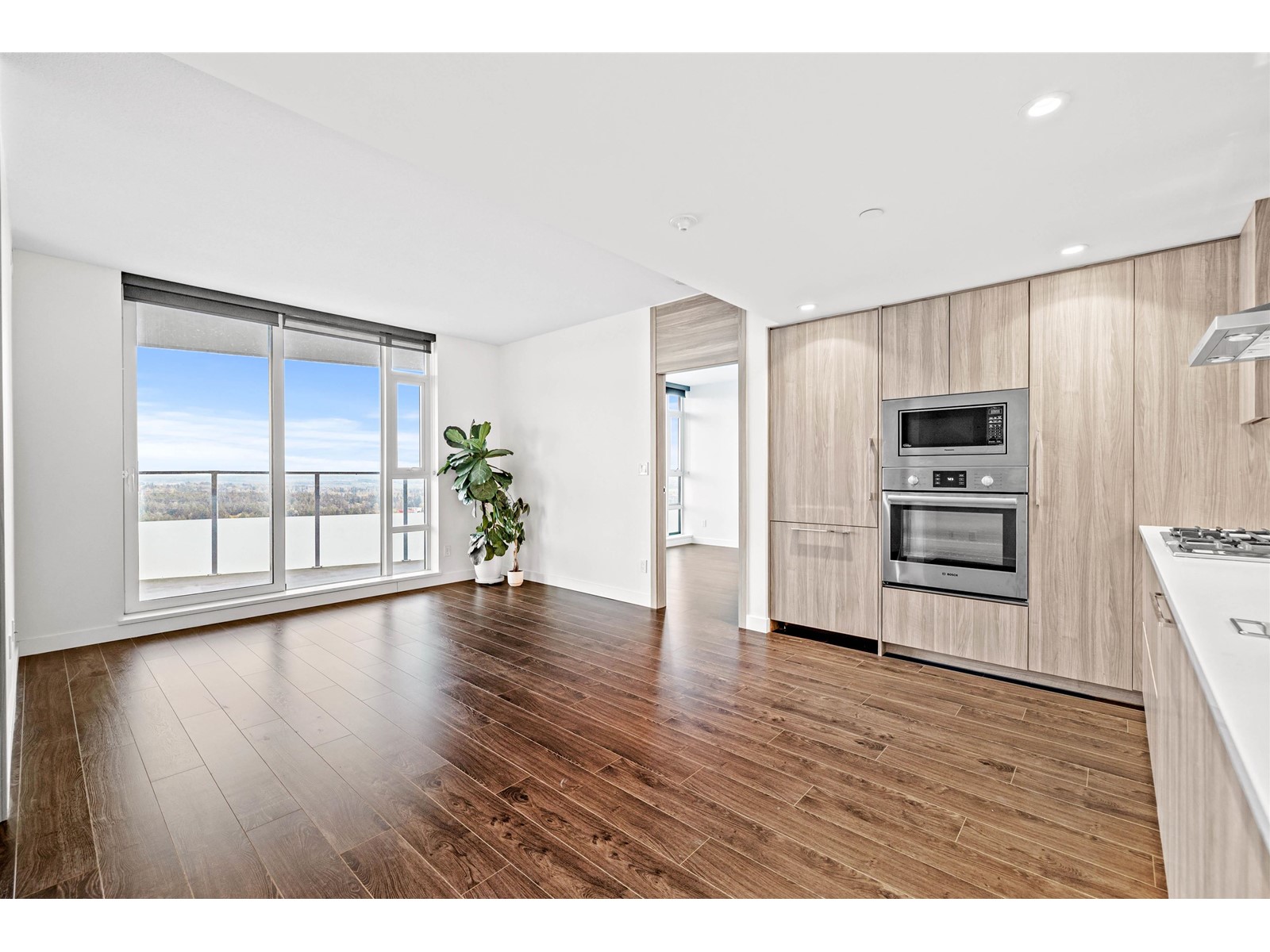 3707 9887 Whalley Boulevard, Surrey, British Columbia  V3T 0P4 - Photo 10 - R2990031