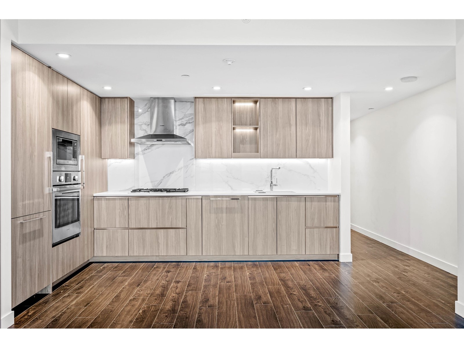 3707 9887 Whalley Boulevard, Surrey, British Columbia  V3T 0P4 - Photo 7 - R2990031
