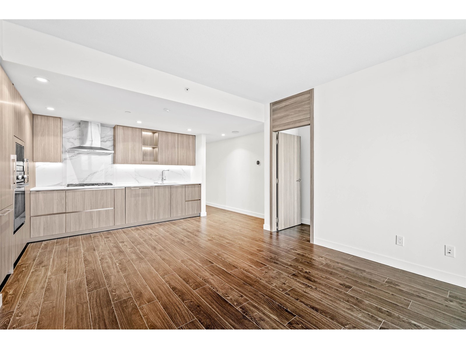 3707 9887 Whalley Boulevard, Surrey, British Columbia  V3T 0P4 - Photo 9 - R2990031