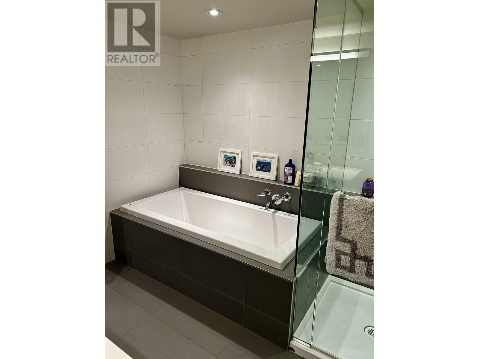 306 1673 Lloyd Avenue, North Vancouver, British Columbia  V7P 0A9 - Photo 17 - R2990077