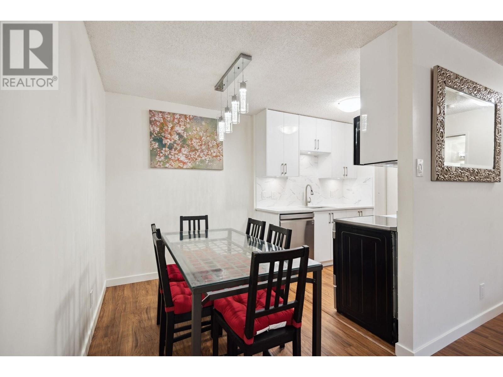 519 2012 Fullerton Avenue, North Vancouver, British Columbia  V7P 3E3 - Photo 5 - R2990083