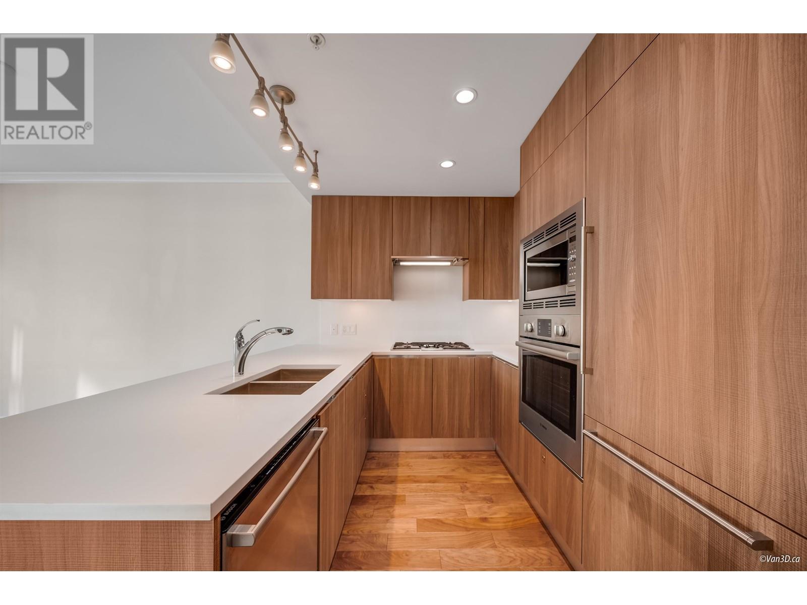 305 185 Victory Ship Way, North Vancouver, British Columbia  V7L 0G2 - Photo 10 - R2990087