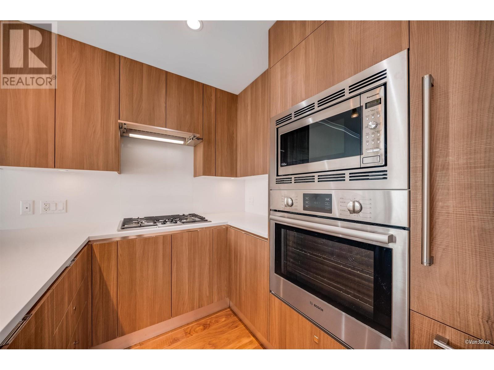 305 185 Victory Ship Way, North Vancouver, British Columbia  V7L 0G2 - Photo 11 - R2990087