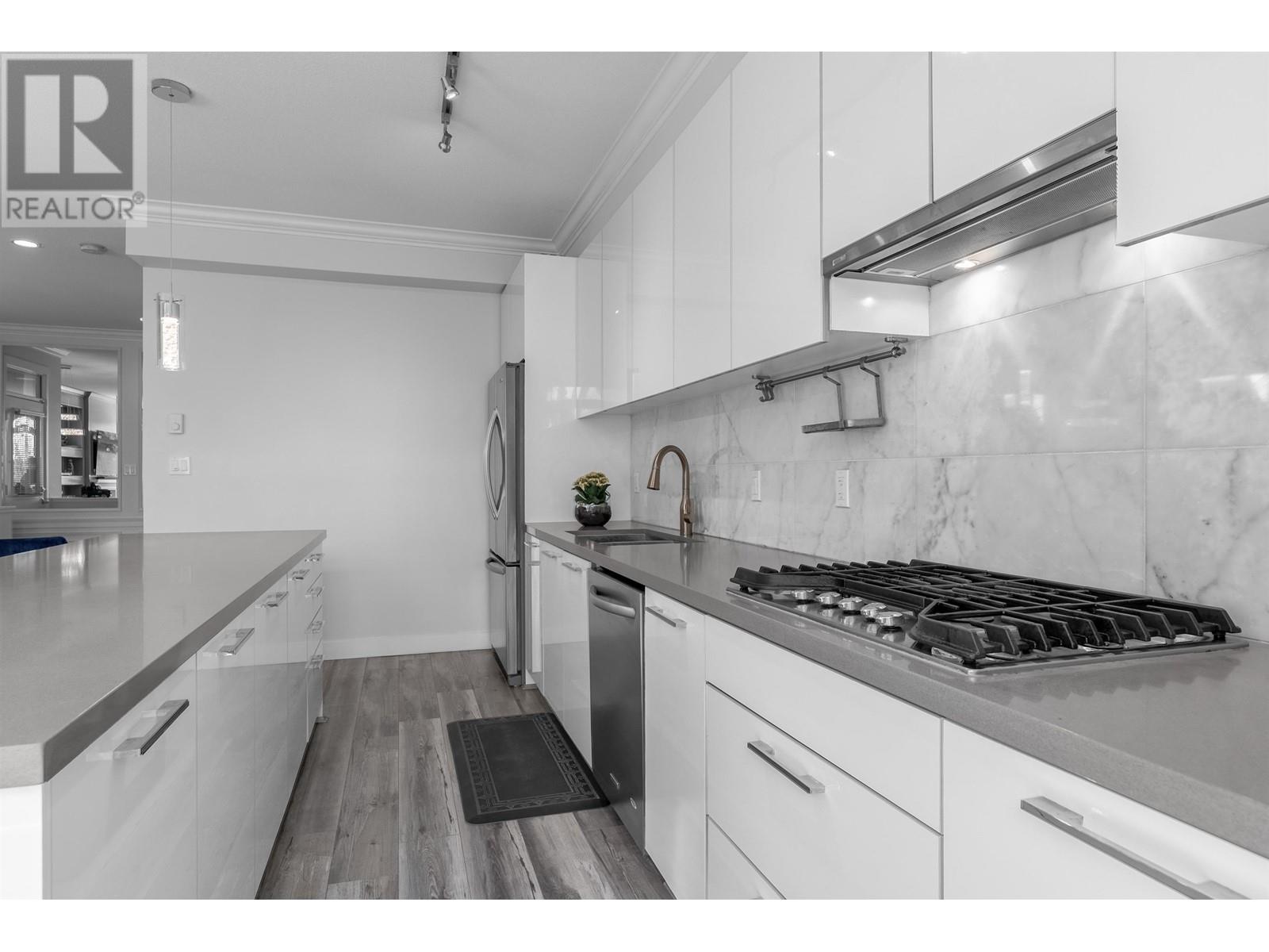 15 3400 Devonshire Avenue, Coquitlam, British Columbia  V3E 0L1 - Photo 8 - R2990096