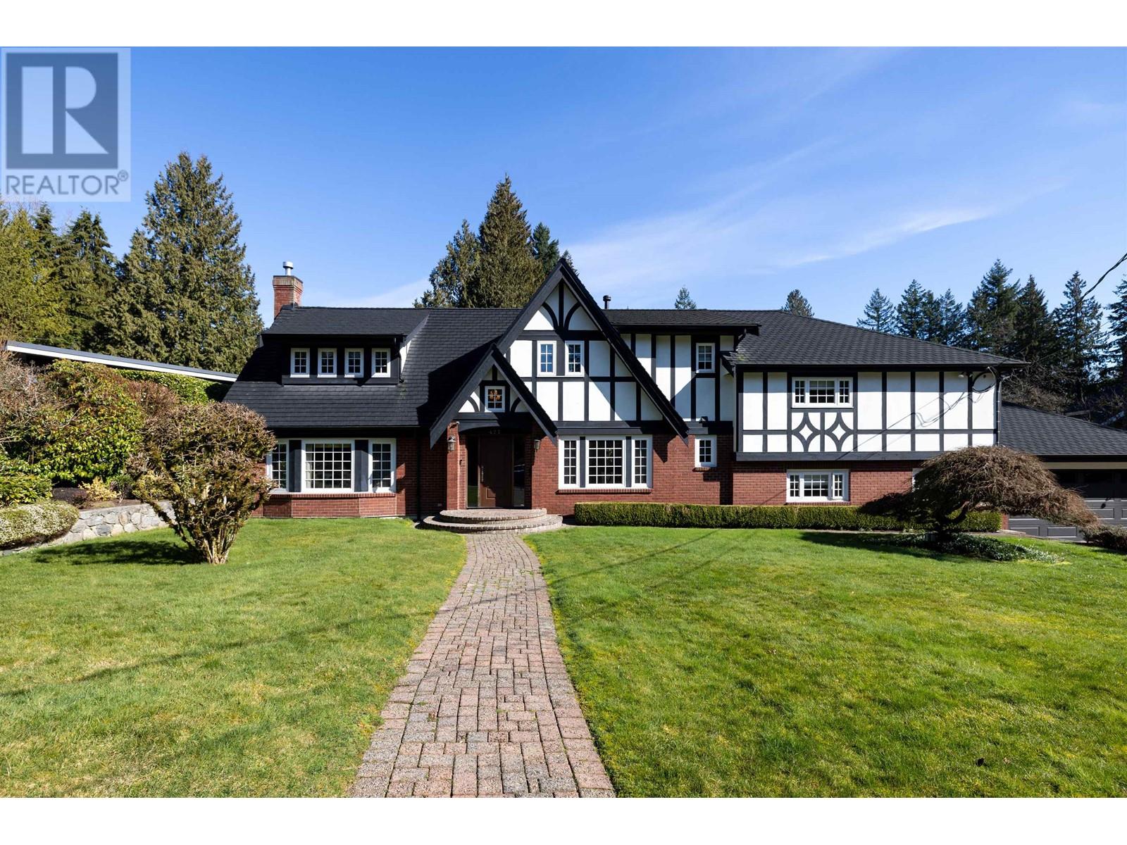 Property at 427 NEWLANDS ROAD image 2