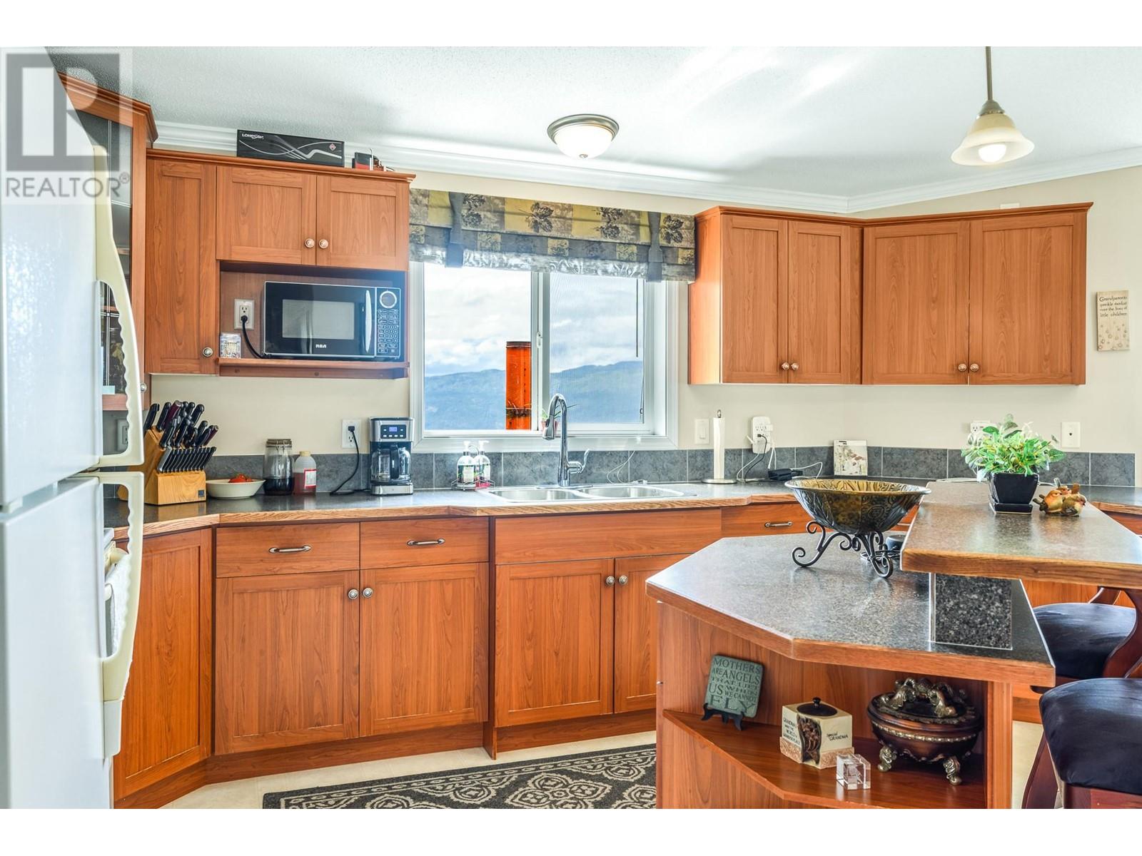 18125 Hereford Road, Lake Country, British Columbia  V4V 1B6 - Photo 8 - 10342879