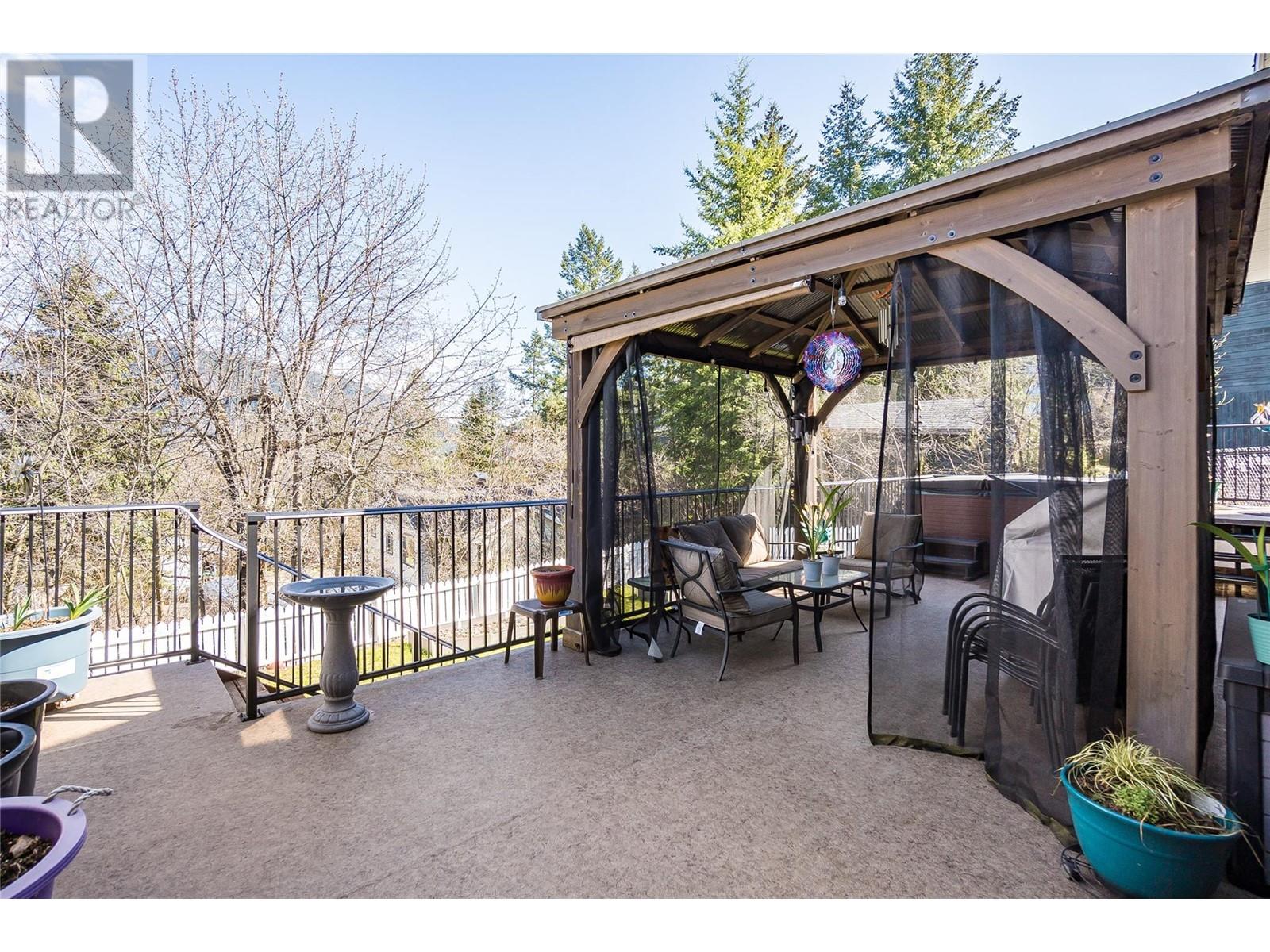 1907 Riverside Crescent, Castlegar, British Columbia  V1N 3W5 - Photo 39 - 10343261