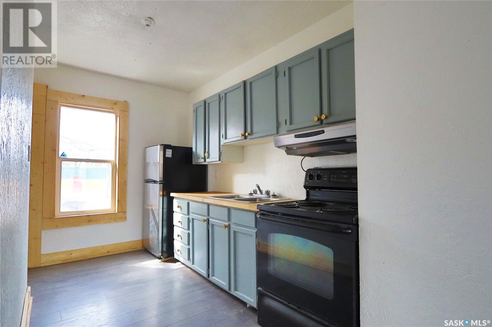 Property at 1404 Retallack STREET image 5