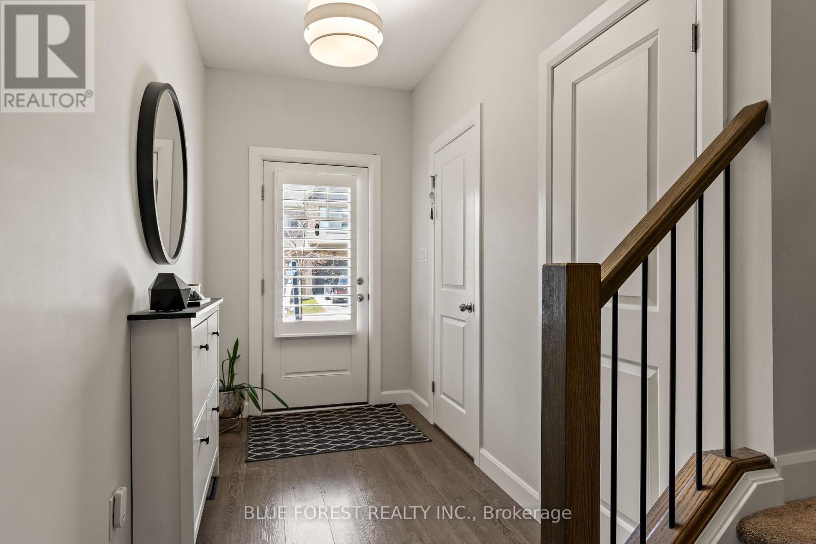 Property at 14 - 600 GUINESS WAY image 4