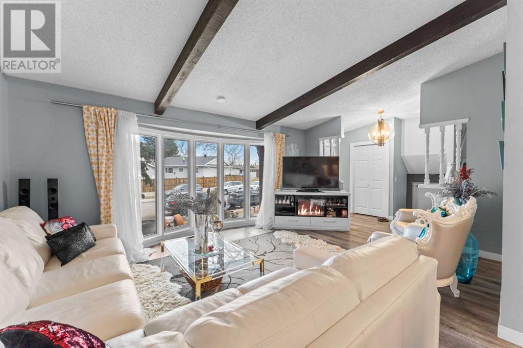 Property at 56 Templewood Road NE image 4