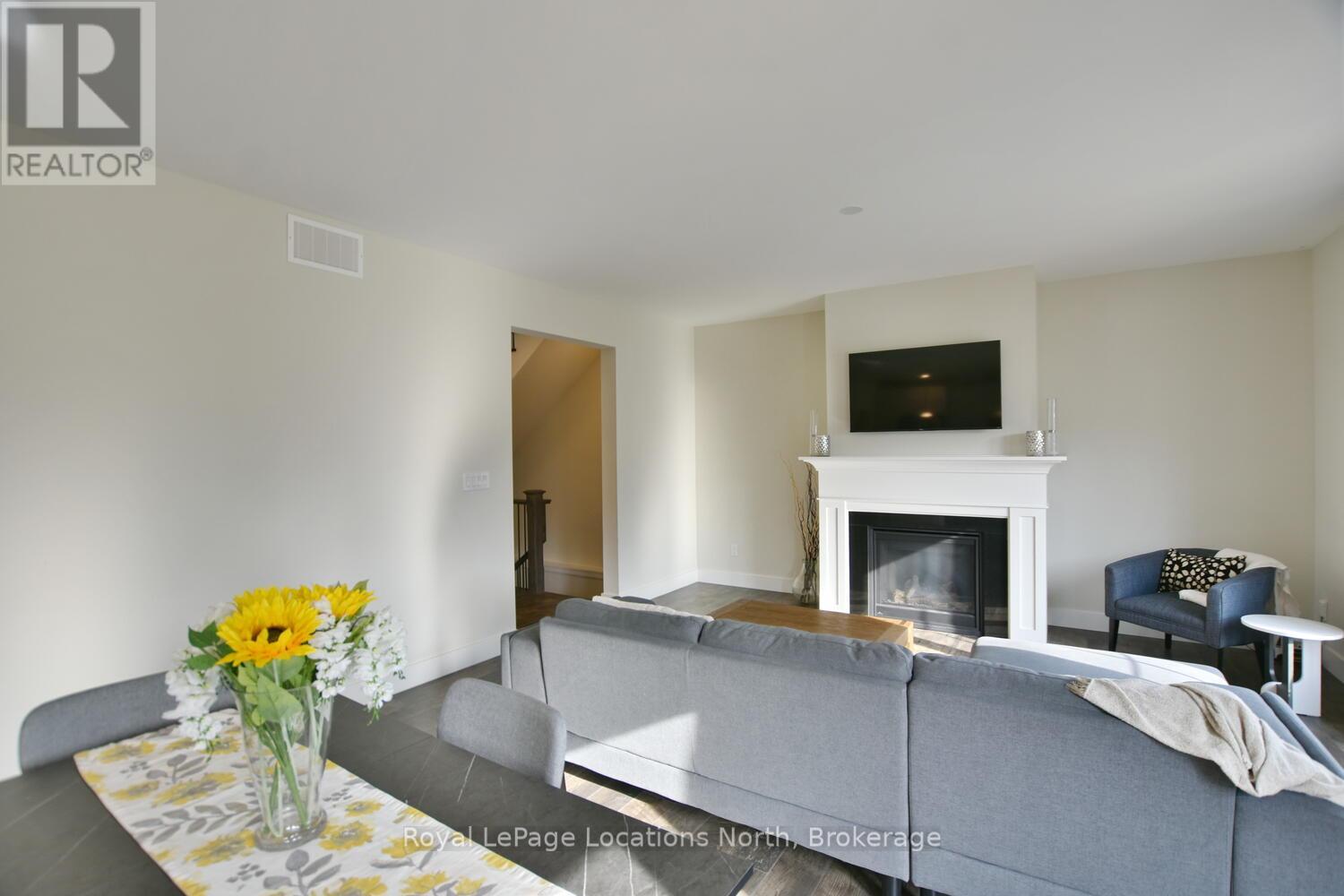 163 Courtland Street, Blue Mountains, Ontario  L9Y 5L7 - Photo 13 - X12082278