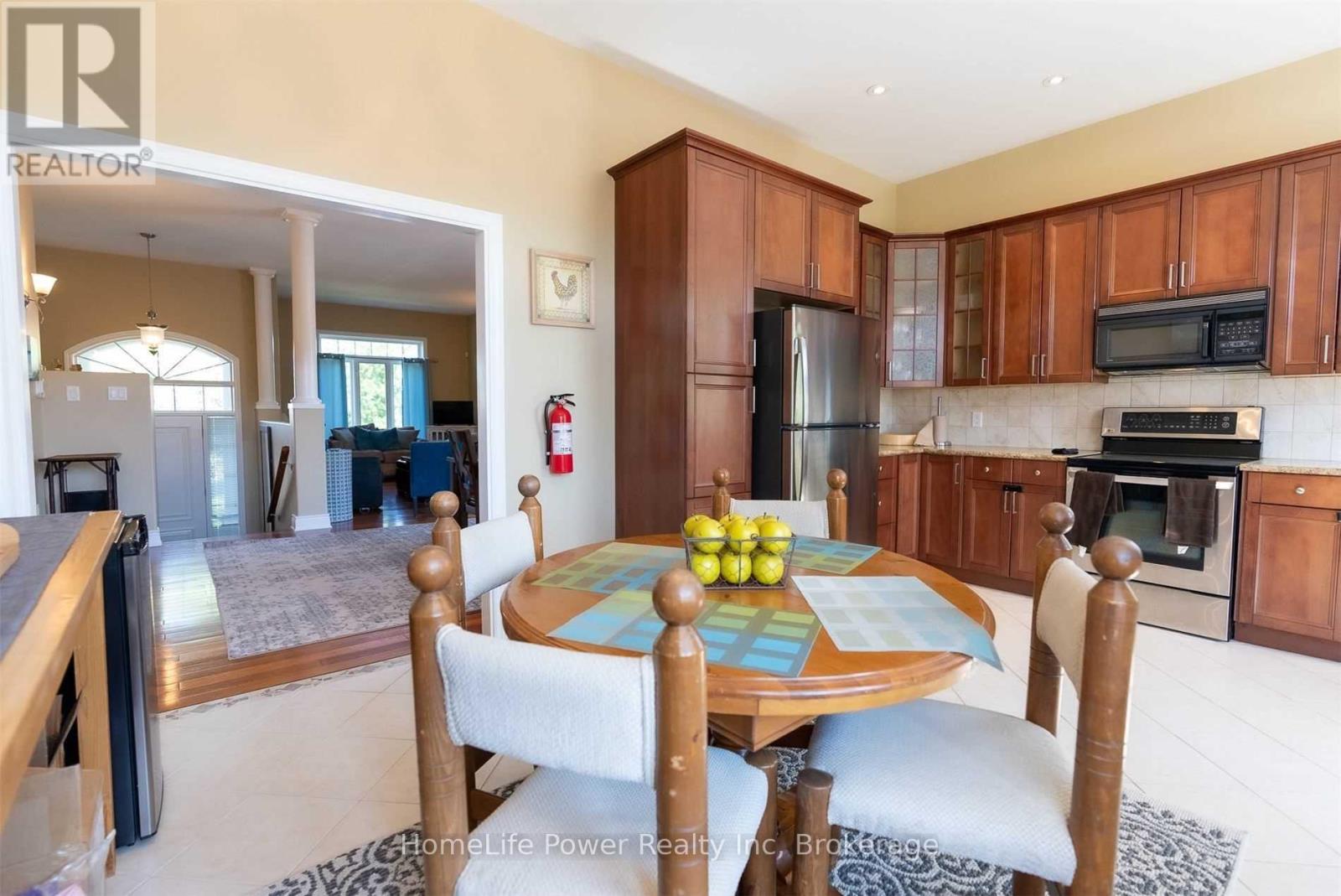8 Bianca Drive, Niagara-On-The-Lake, Ontario  L0S 1J0 - Photo 12 - X12082329