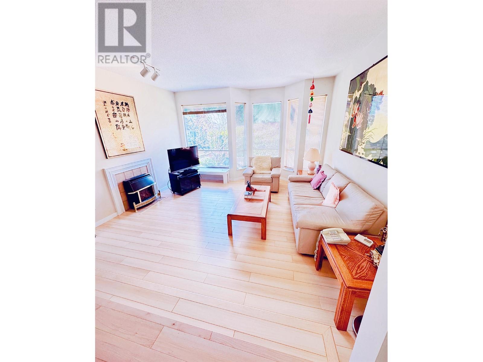 5 220 E KEITH ROAD, north vancouver, British Columbia