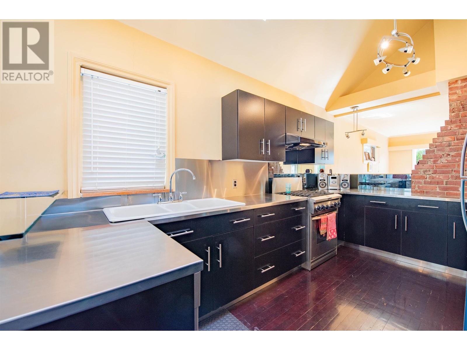 2653 Charles Street, Vancouver, British Columbia  V5K 3A4 - Photo 10 - R2990123