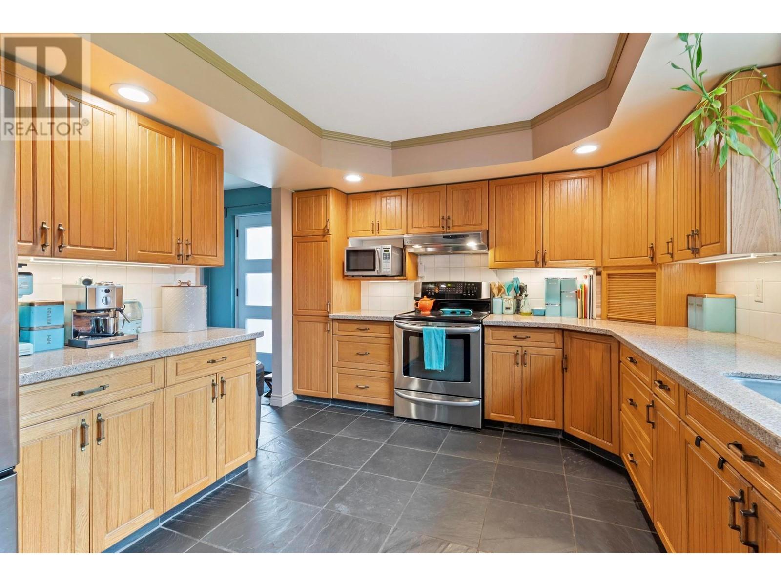 Property at 5810 50 Street NE image 4