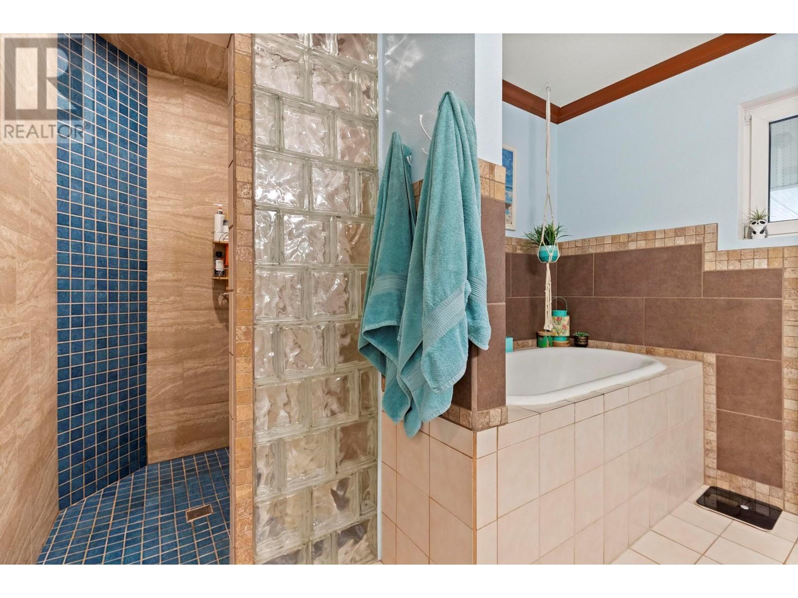 5810 50 Street Ne, Salmon Arm, British Columbia  V0E 1K0 - Photo 12 - 10343405