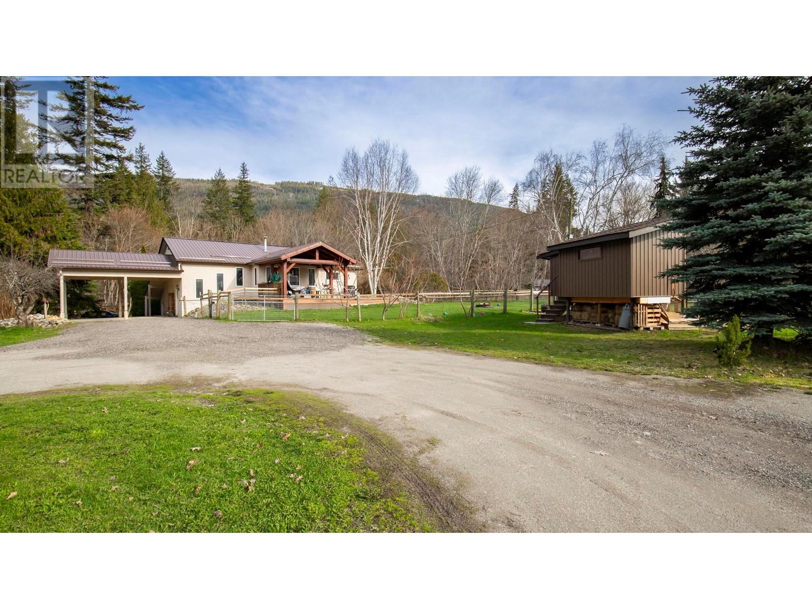 5810 50 Street Ne, Salmon Arm, British Columbia  V0E 1K0 - Photo 43 - 10343405