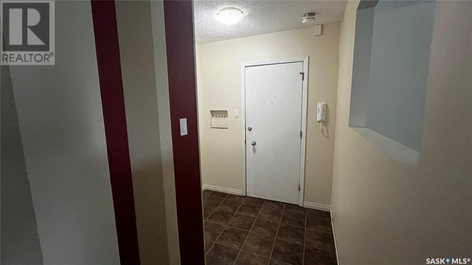 19 38 Spence Street, Regina, Saskatchewan  S4S 4H4 - Photo 2 - SK002640