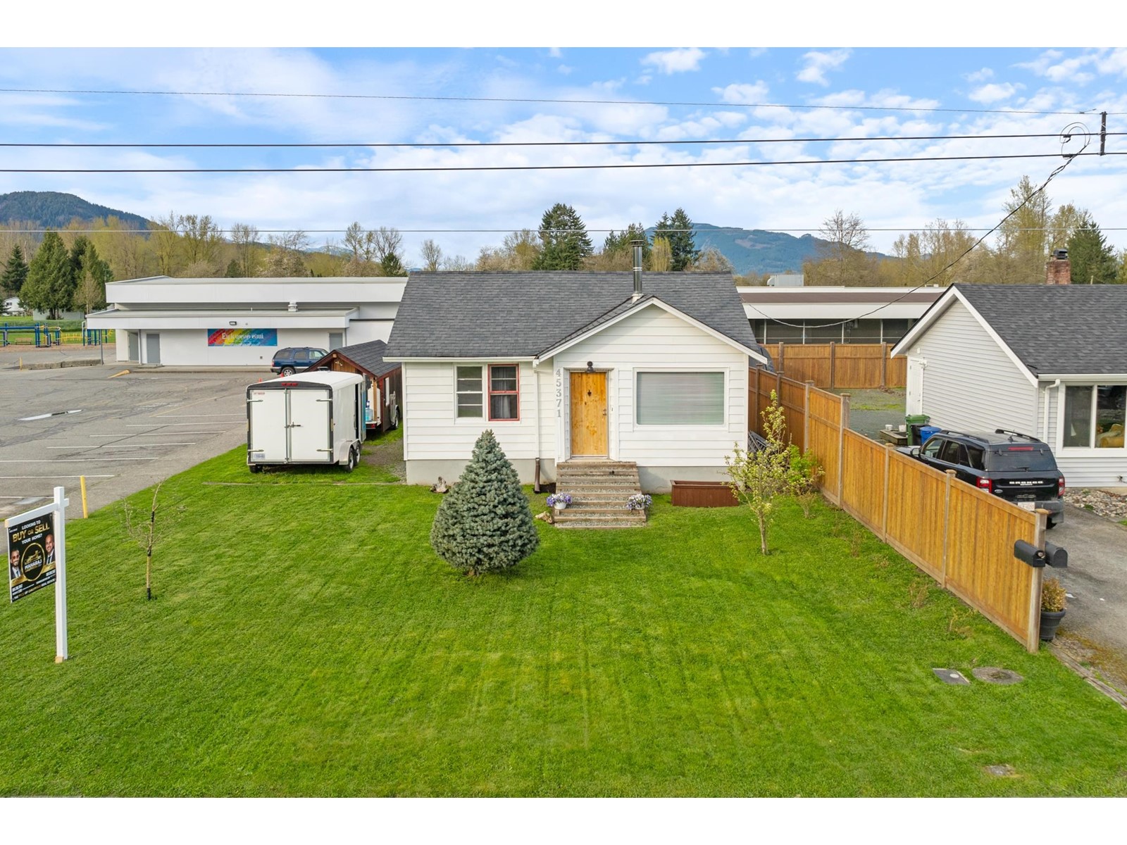 Property at 45371 WELLINGTON AVENUE image 1