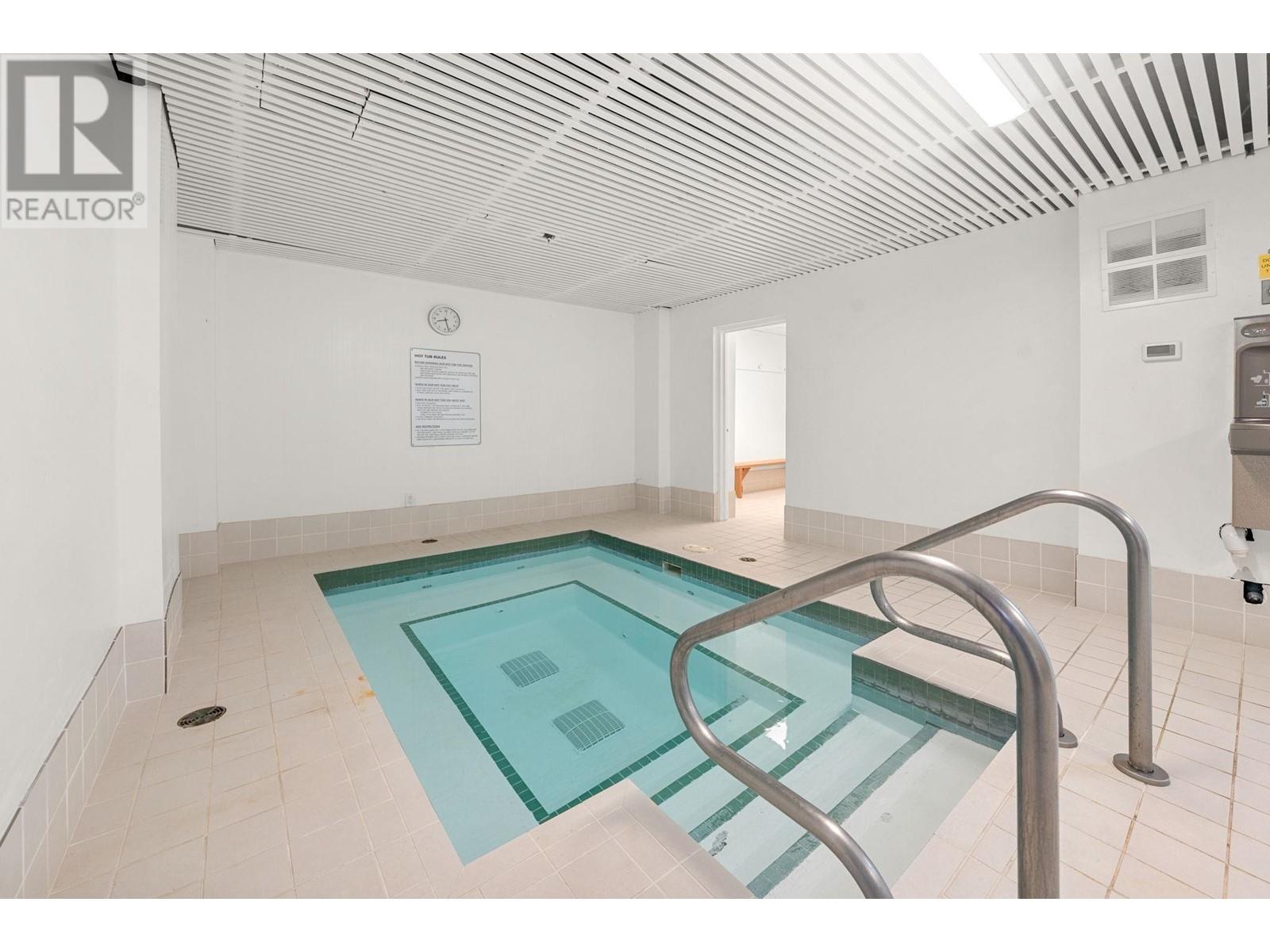 405 2016 Fullerton Avenue, North Vancouver, British Columbia  V7P 3E6 - Photo 16 - R2990133