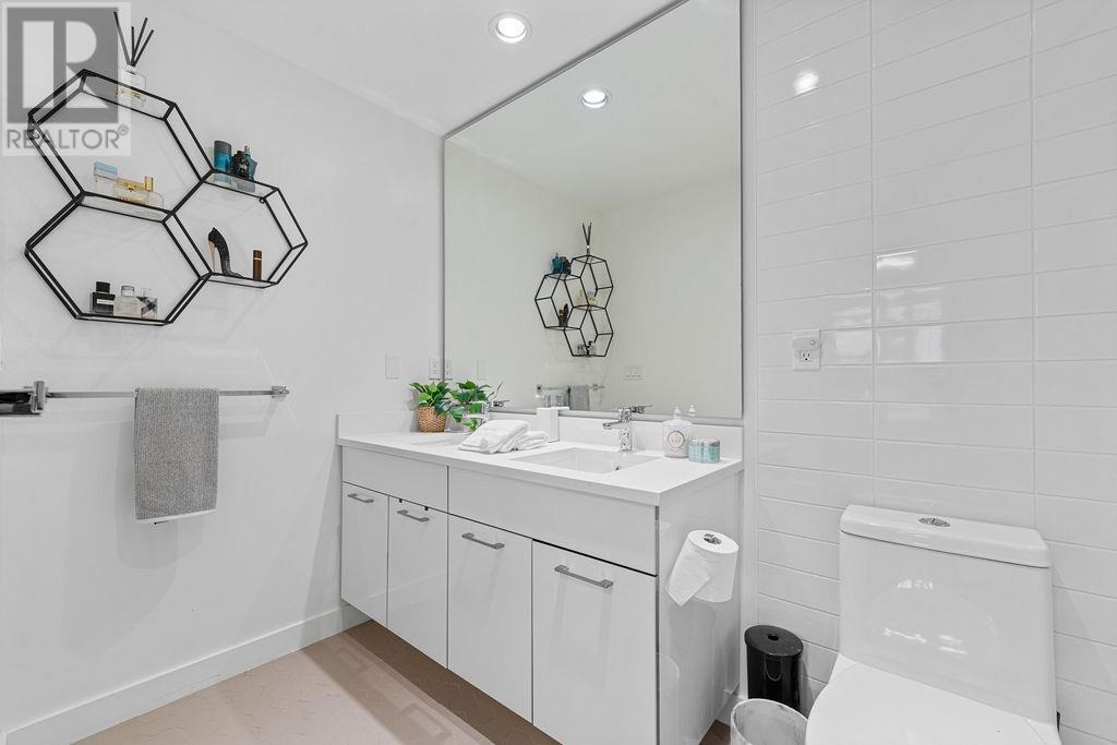 209 711 W 14th Street, North Vancouver, British Columbia  V7M 3E8 - Photo 15 - R2990138