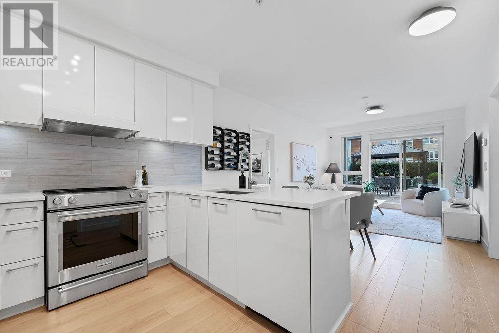 209 711 W 14th Street, North Vancouver, British Columbia  V7M 3E8 - Photo 4 - R2990138