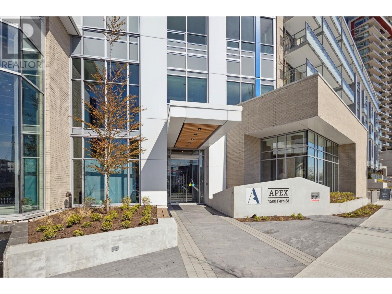 805 1500 Fern Street, North Vancouver, British Columbia  V7J 0E6 - Photo 2 - R2990156