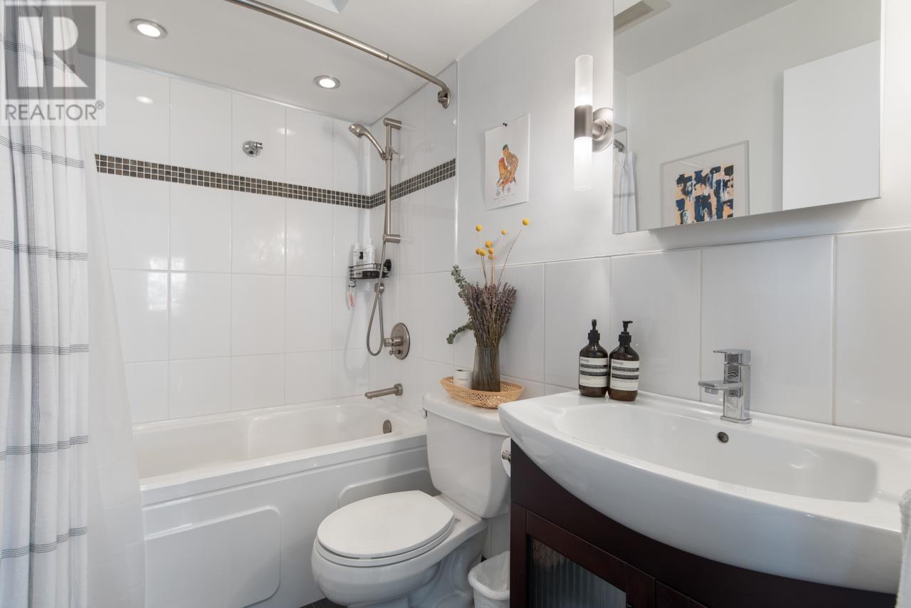 204 2250 W 3rd Avenue, Vancouver, British Columbia  V6K 1L4 - Photo 13 - R2990170