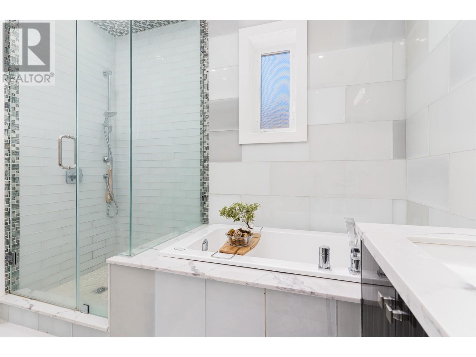 1265 E 26th Avenue, Vancouver, British Columbia  V5V 2J9 - Photo 13 - R2990182
