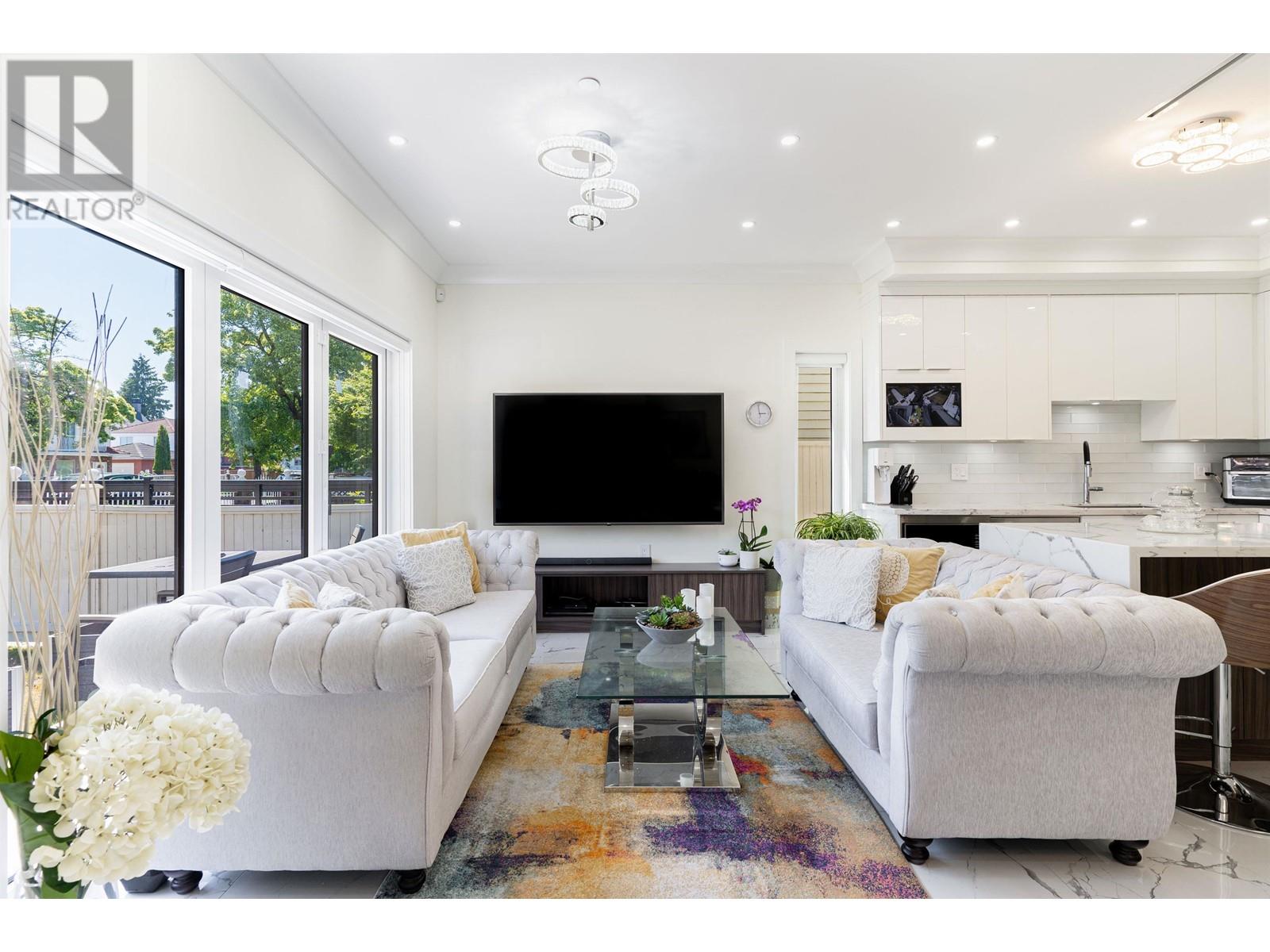 1265 E 26th Avenue, Vancouver, British Columbia  V5V 2J9 - Photo 2 - R2990182