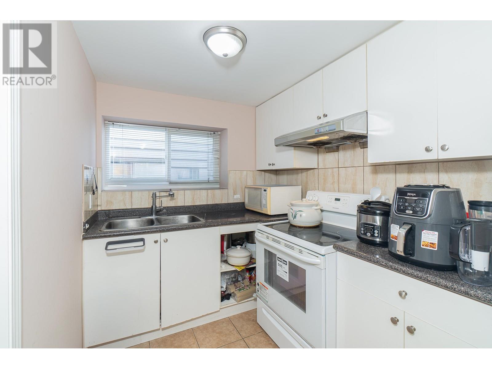 578 W 59th Avenue, Vancouver, British Columbia  V6P 1X5 - Photo 25 - R2990141
