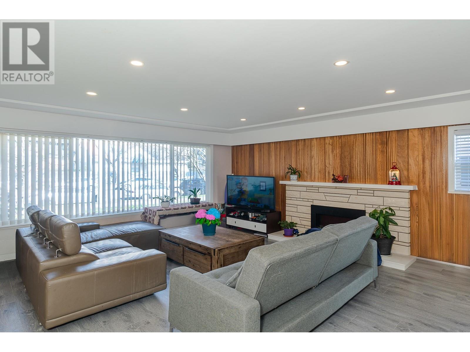 578 W 59th Avenue, Vancouver, British Columbia  V6P 1X5 - Photo 4 - R2990141