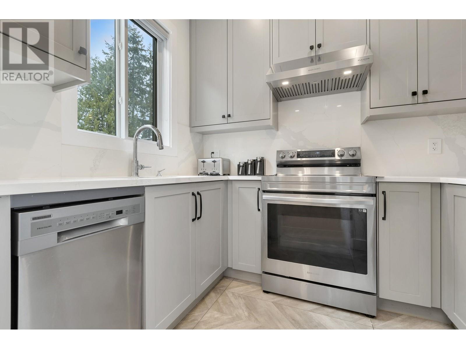 6636 Linden Avenue, Burnaby, British Columbia  V5H 3G4 - Photo 9 - R2990147