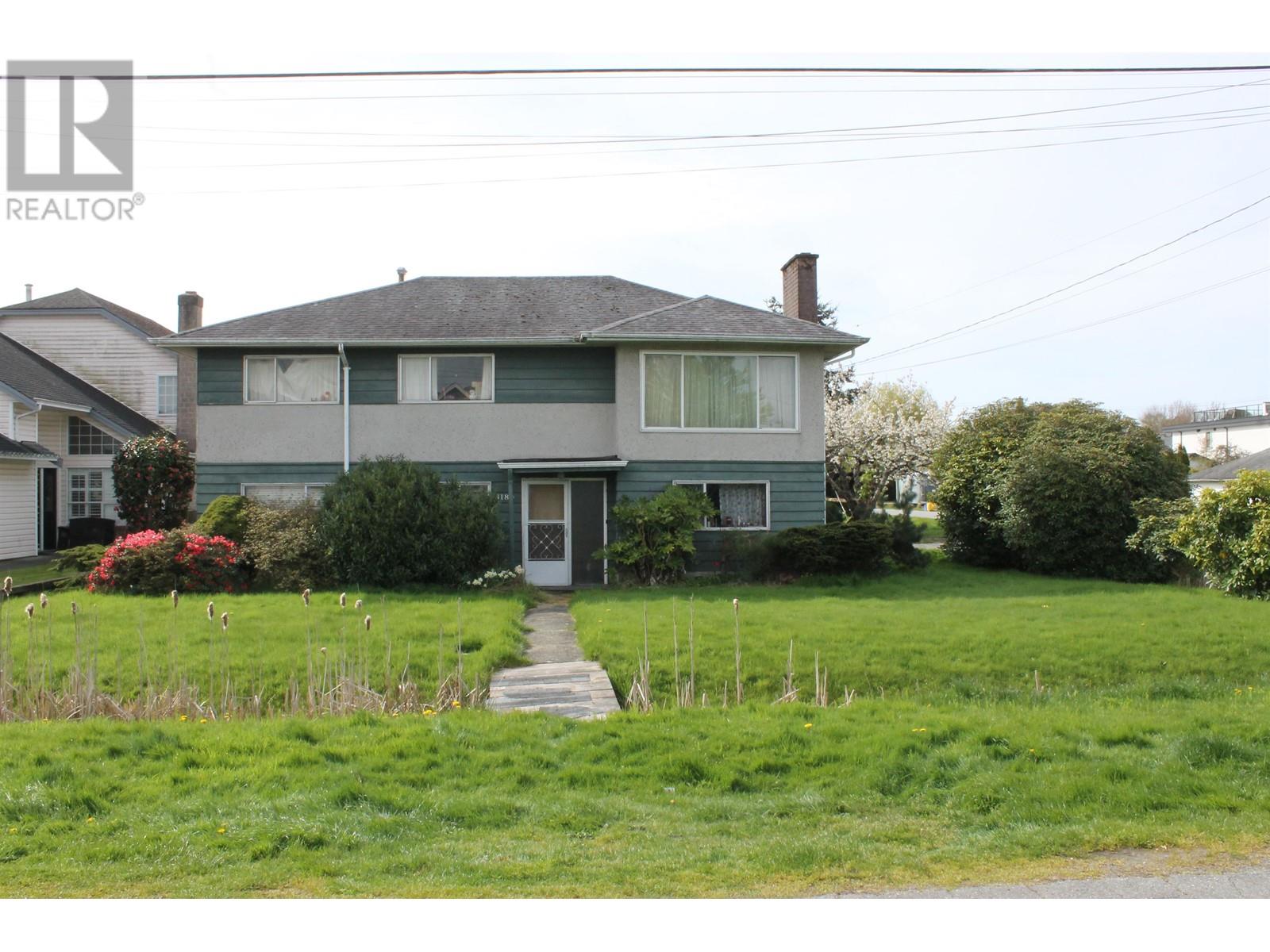 Property at 3180 GEORGIA STREET image 2
