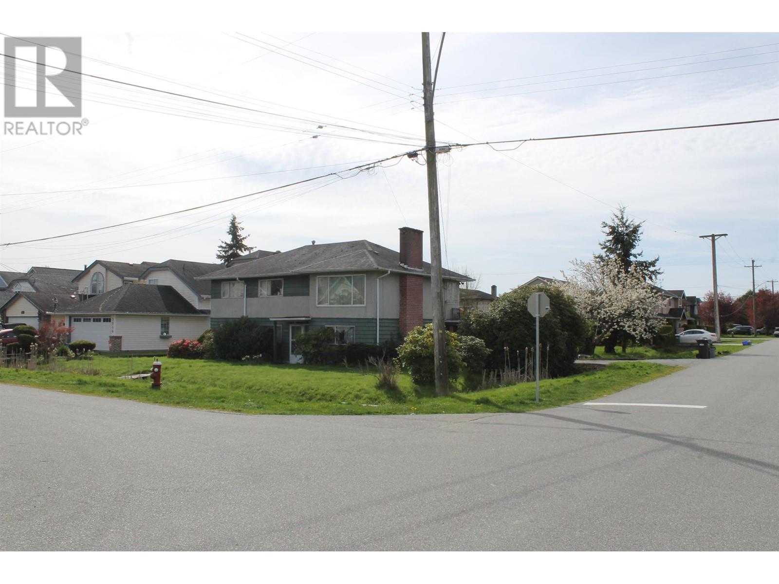 Property at 3180 GEORGIA STREET image 3