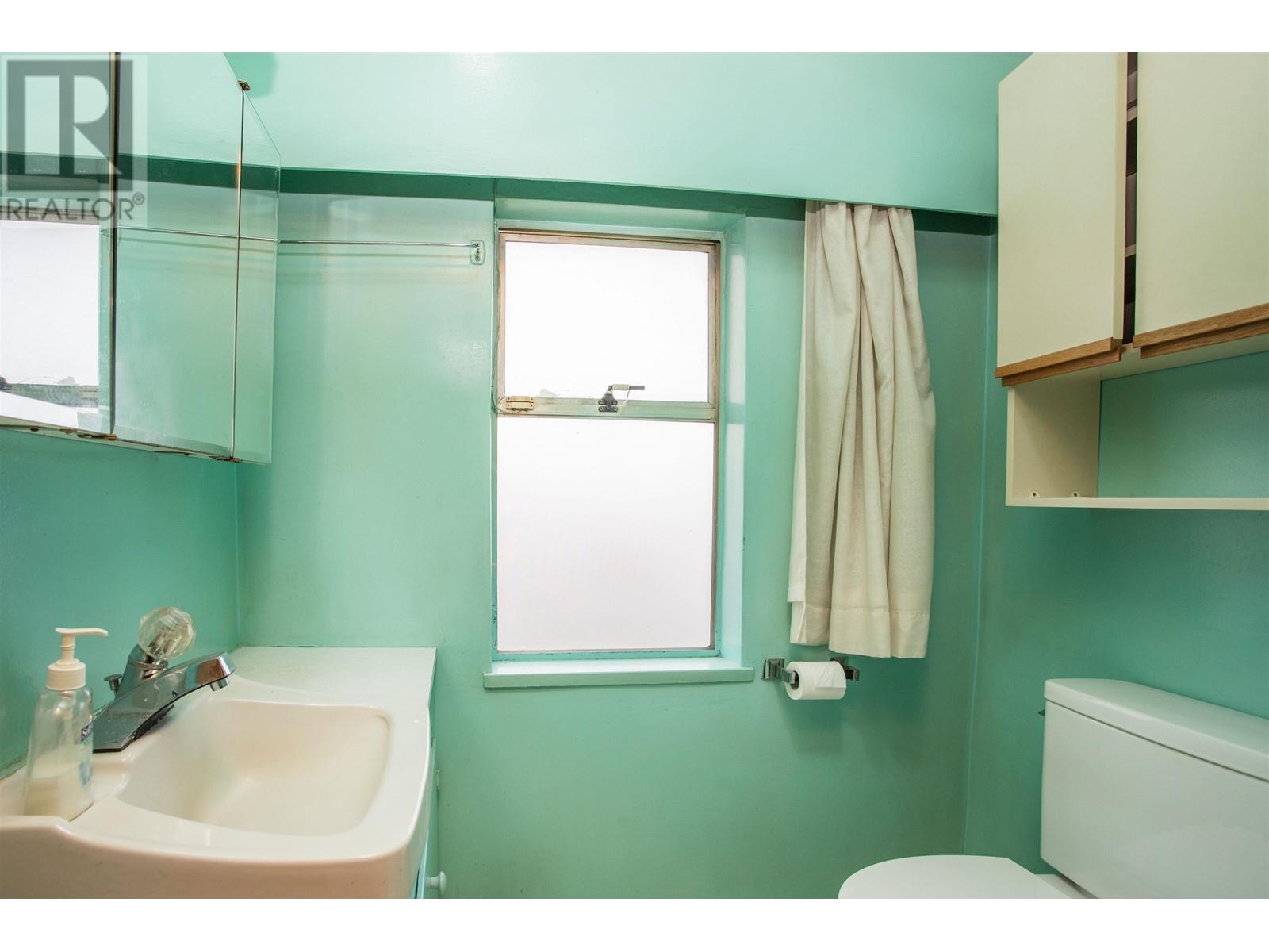 3324 Winlaw Place, Vancouver, British Columbia  V5M 3G4 - Photo 8 - R2990187